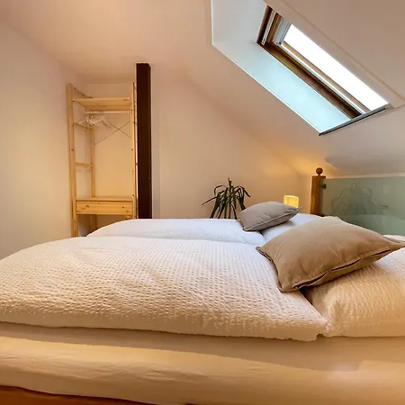 Ferien- & Monteurwohnung Schmidt In *