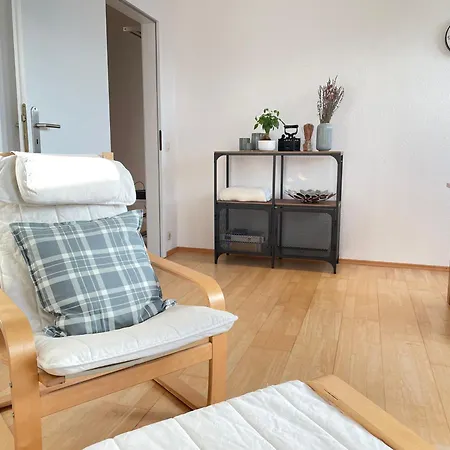 Ferien- & Monteurwohnung Schmidt In *